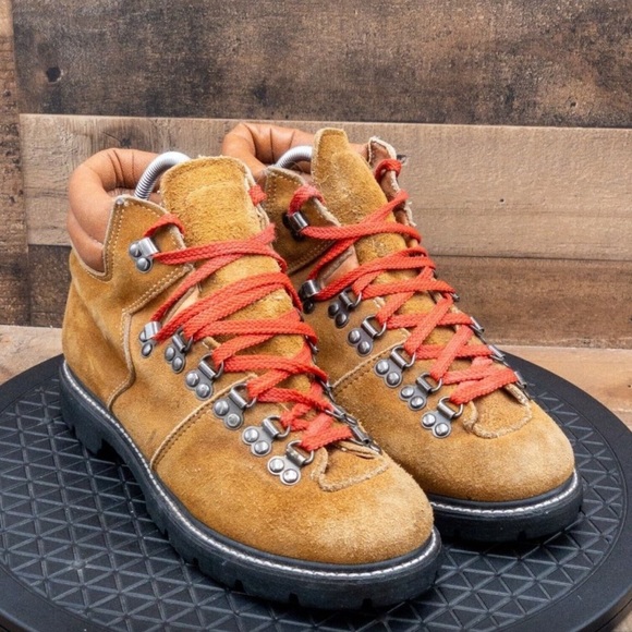 Montblanc Hiking Boots - Picture 7 of 9